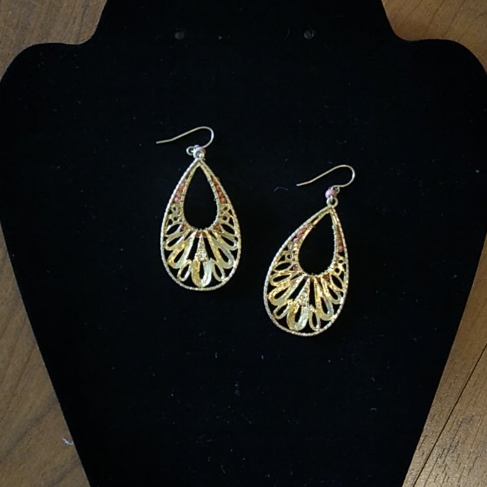 Earrings - Picture 3 of 6